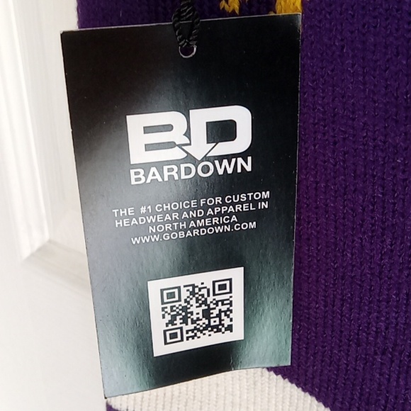 New! Laurier Golden Hawks Scarf Wilfrid Laurier University WLU - Picture 8 of 8